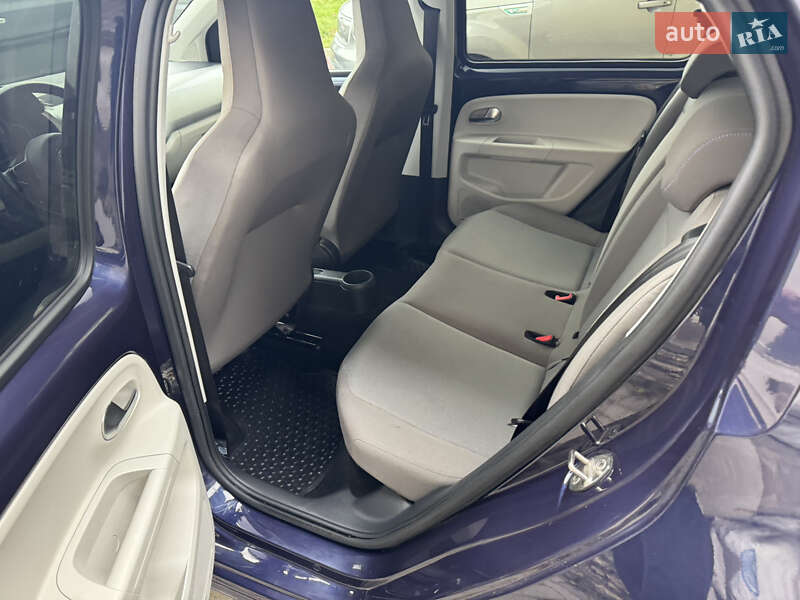 Хетчбек Volkswagen Up 2015 в Тернополі