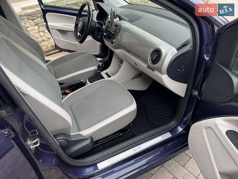 Хетчбек Volkswagen Up 2015 в Тернополі