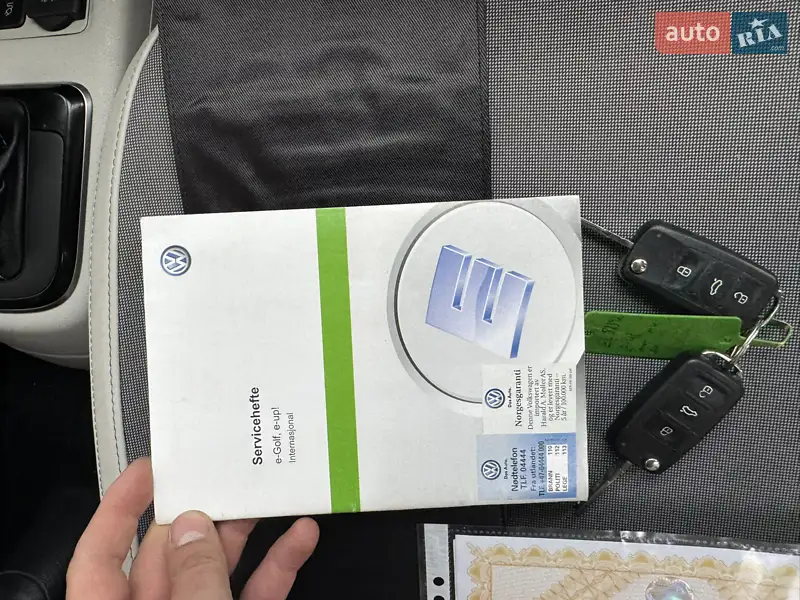 Хетчбек Volkswagen Up 2015 в Тернополі документ