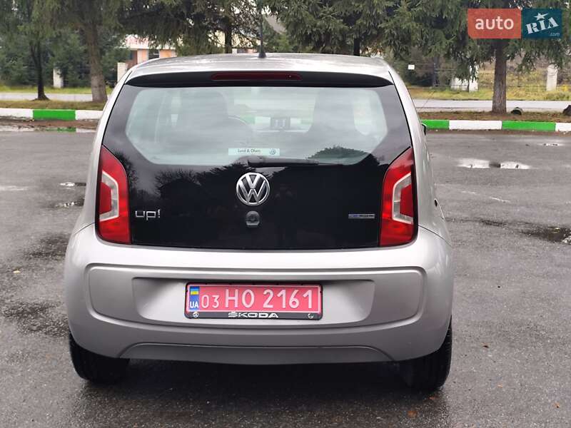 Хетчбек Volkswagen Up 2013 в Звягелі