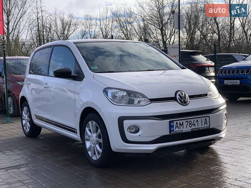 Хетчбек Volkswagen Up 2016 в Бердичеві