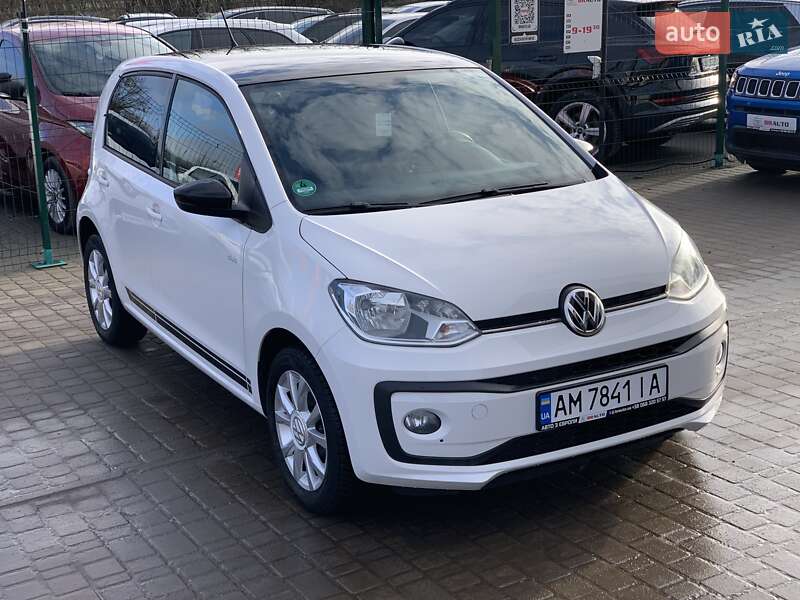 Хетчбек Volkswagen Up 2016 в Бердичеві
