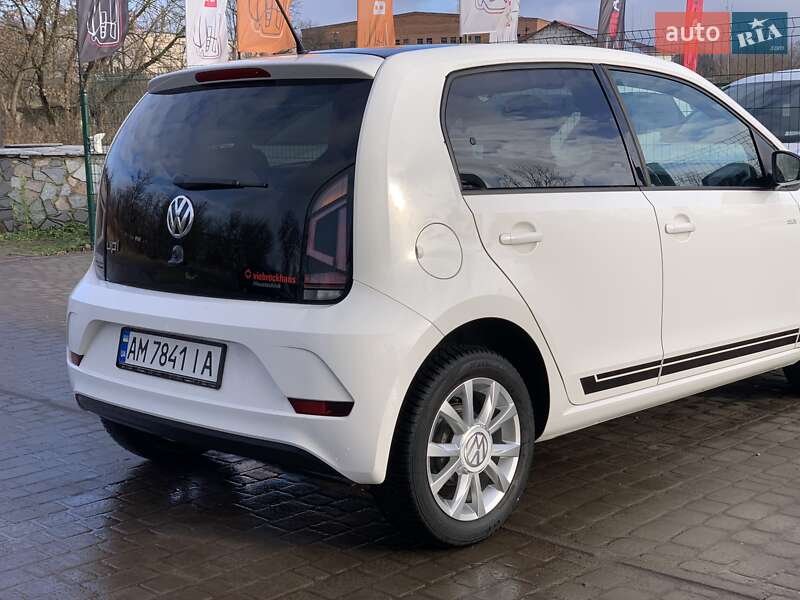 Хетчбек Volkswagen Up 2016 в Бердичеві