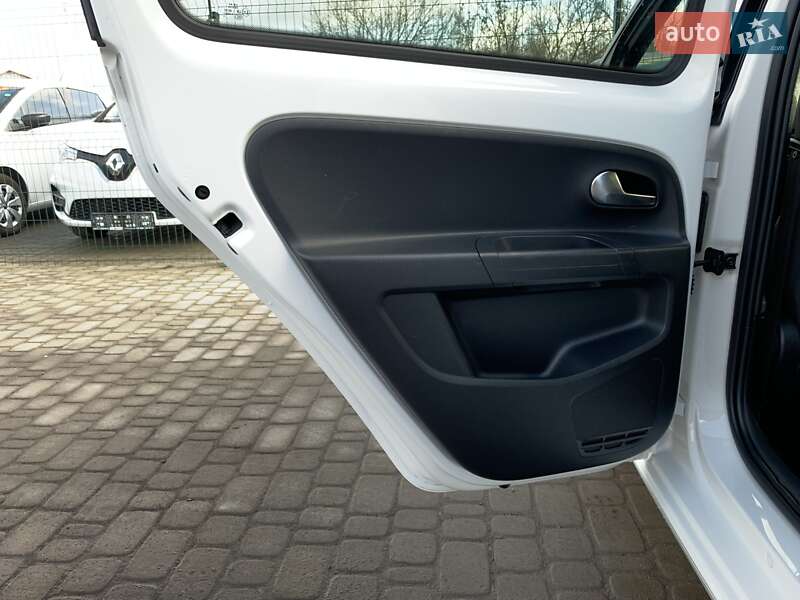 Хетчбек Volkswagen Up 2016 в Бердичеві