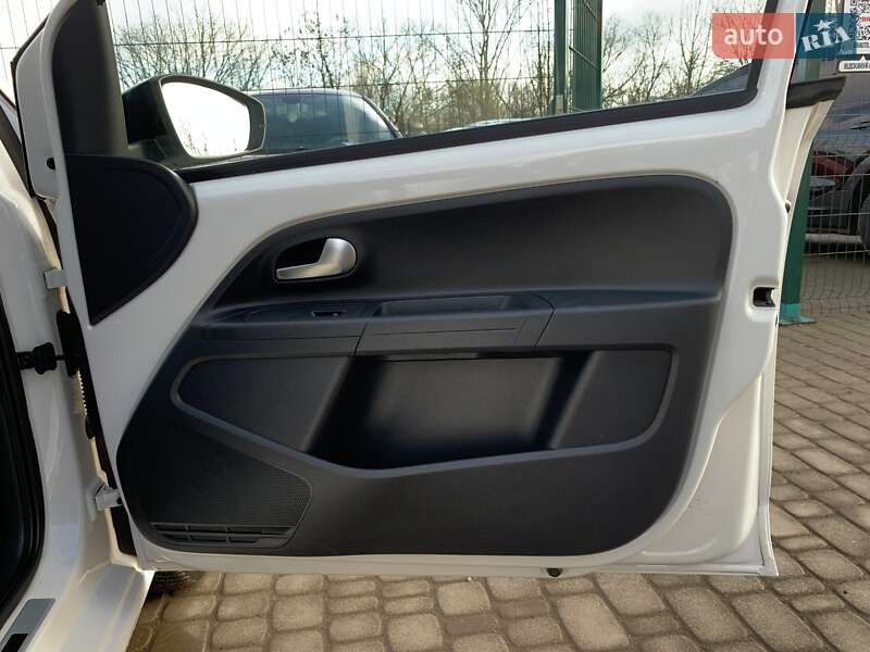 Хетчбек Volkswagen Up 2016 в Бердичеві