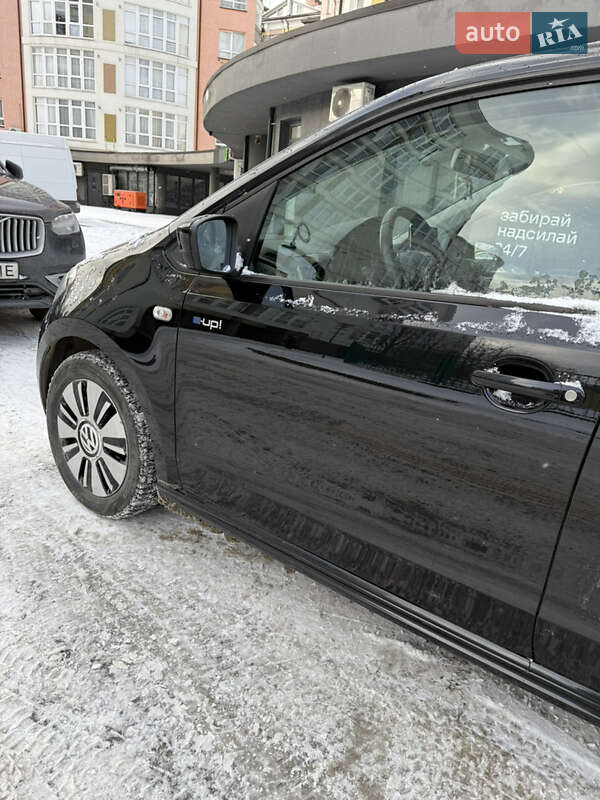 Хетчбек Volkswagen Up 2013 в Івано-Франківську