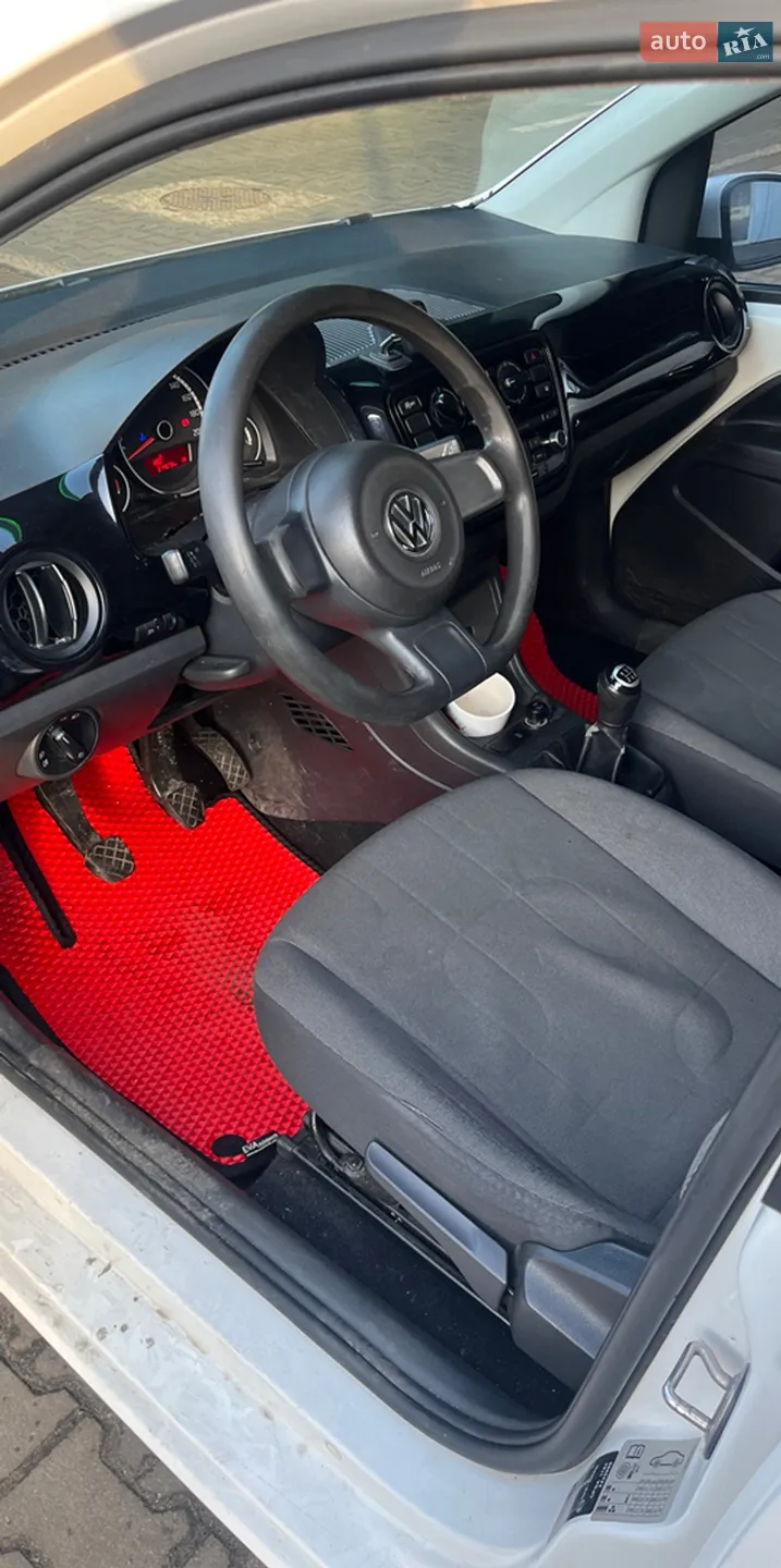 Volkswagen Up 2016