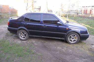 Седан Volkswagen Vento 1992 в Городке