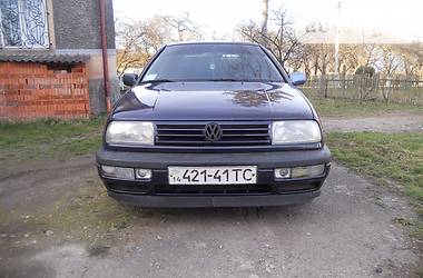 Седан Volkswagen Vento 1992 в Городке