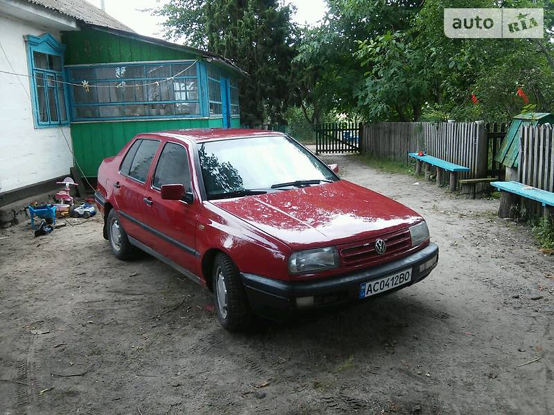 Седан Volkswagen Vento 1996 в Луцке