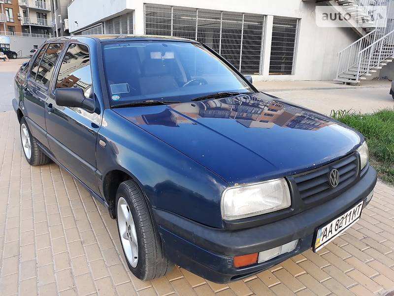 Седан Volkswagen Vento 1992 в Києві