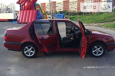 Седан Volkswagen Vento 1997 в 