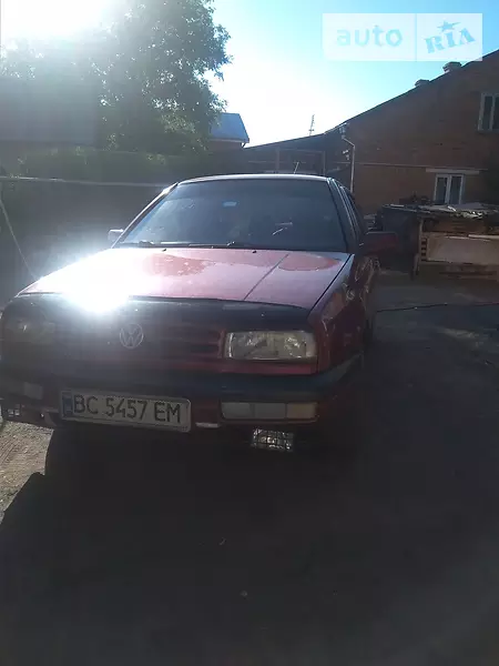 Седан Volkswagen Vento 1994 в 