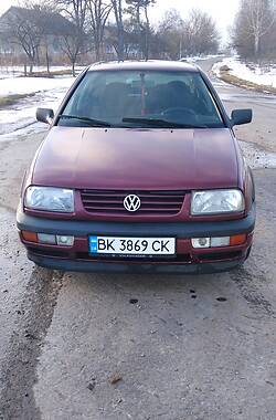 Седан Volkswagen Vento 1995 в Рівному