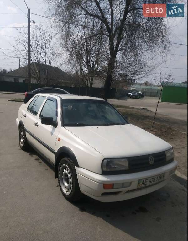 Седан Volkswagen Vento 1993 в Днепре
