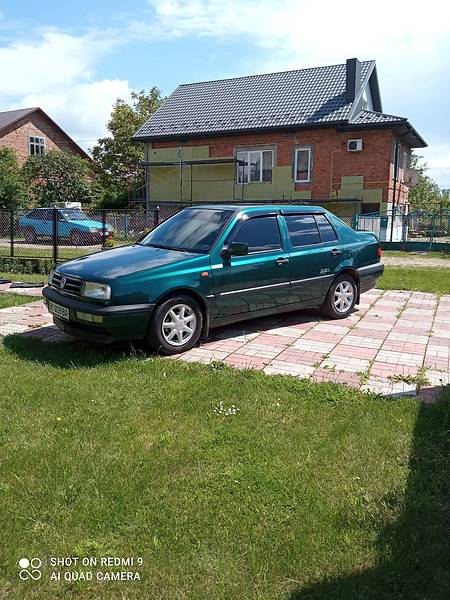 Седан Volkswagen Vento 1995 в Львове