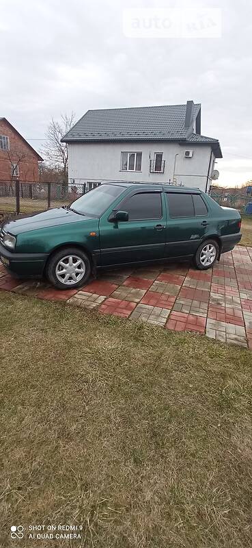Седан Volkswagen Vento 1995 в Львове