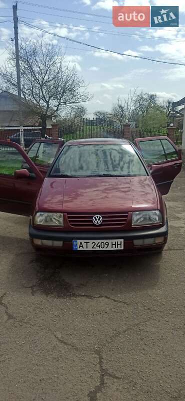 Седан Volkswagen Vento 1996 в Івано-Франківську