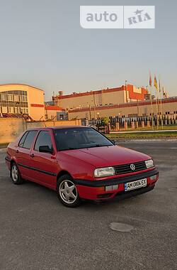 Седан Volkswagen Vento 1993 в Малине