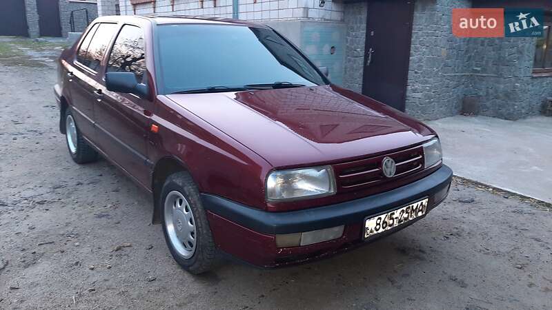 Седан Volkswagen Vento 1994 в Жашкове