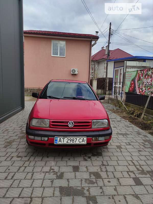 Седан Volkswagen Vento 1994 в Болехове