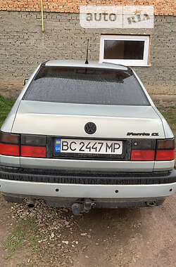Седан Volkswagen Vento 1992 в Мостиске