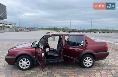 Седан Volkswagen Vento 1993 в Львове