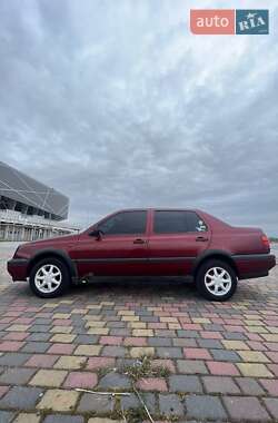 Седан Volkswagen Vento 1993 в Львове