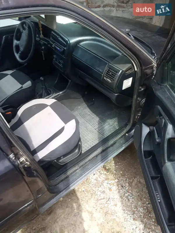 Volkswagen Vento 1993 VIN WVWZZZ1HZPW674348 фото оголошення 3 з 46