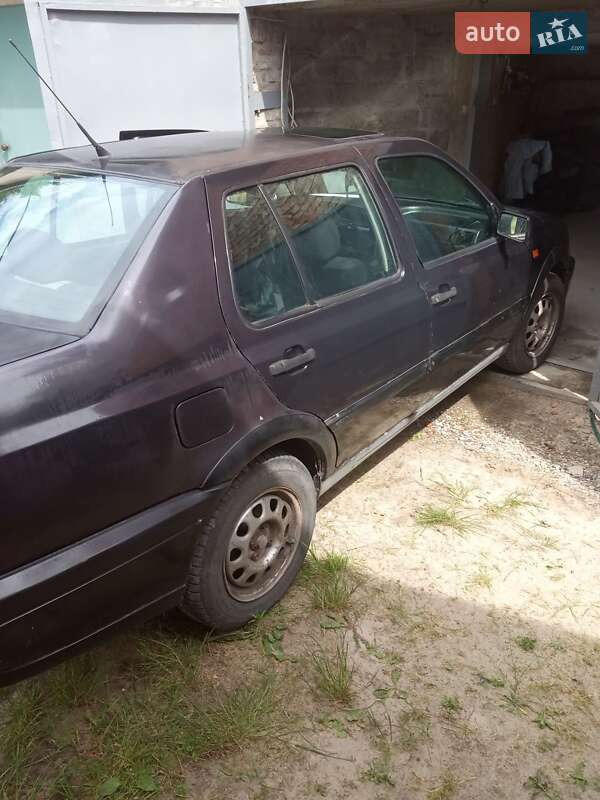 Седан Volkswagen Vento 1993 в Львові