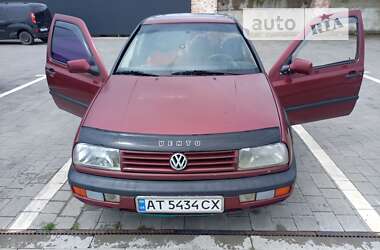 Седан Volkswagen Vento 1992 в Галиче