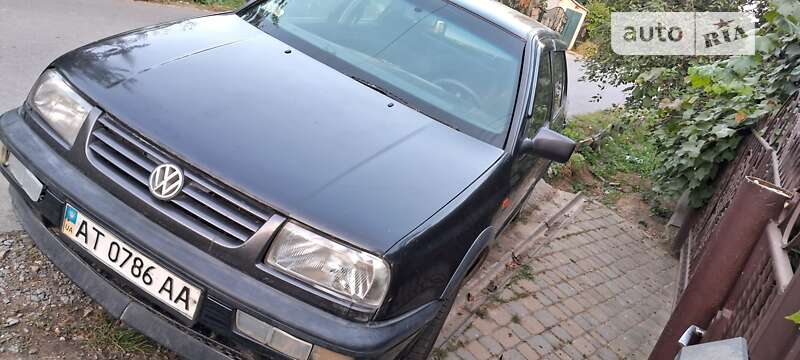 Седан Volkswagen Vento 1992 в 