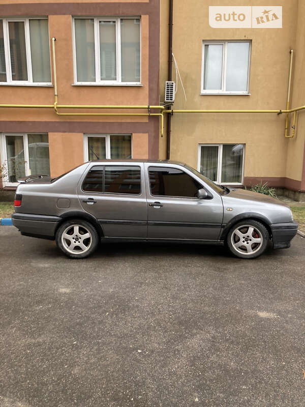 Седан Volkswagen Vento 1994 в Боярке