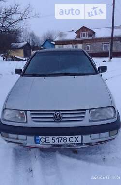 Седан Volkswagen Vento 1995 в Черновцах