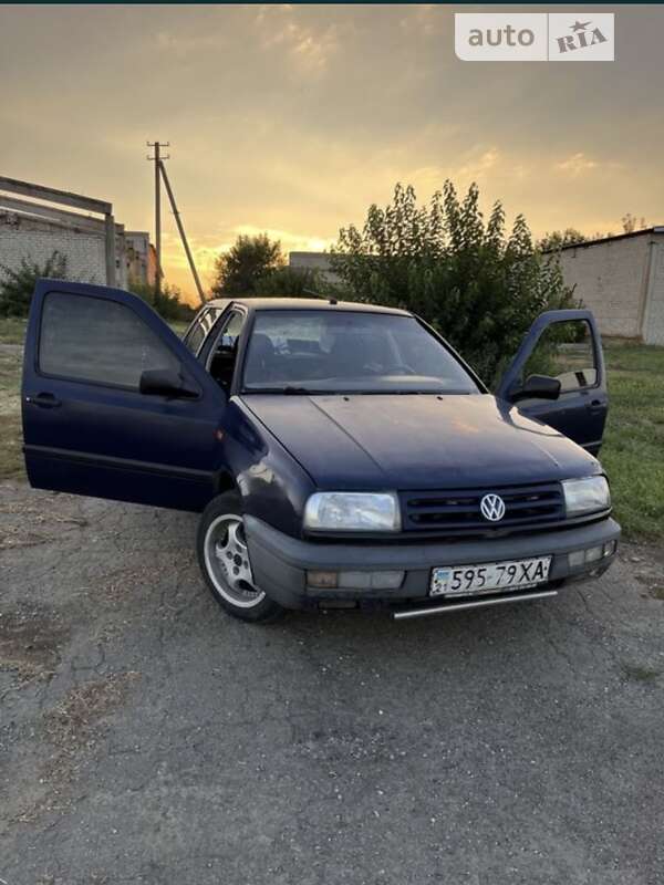 Седан Volkswagen Vento 1994 в Днепре