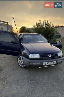 Седан Volkswagen Vento 1994 в Днепре