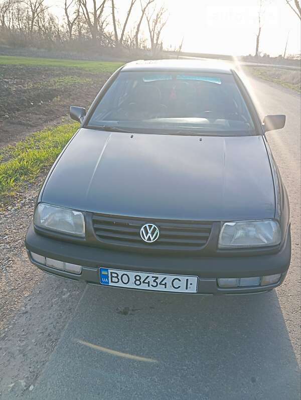 Седан Volkswagen Vento 1993 в Теребовле