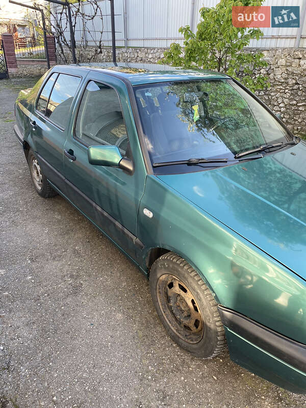 Седан Volkswagen Vento 1996 в Тернополі фото 2 Седан Volkswagen Vento 1996 в Тернополі