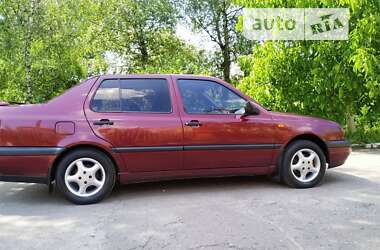 Седан Volkswagen Vento 1993 в Сумах