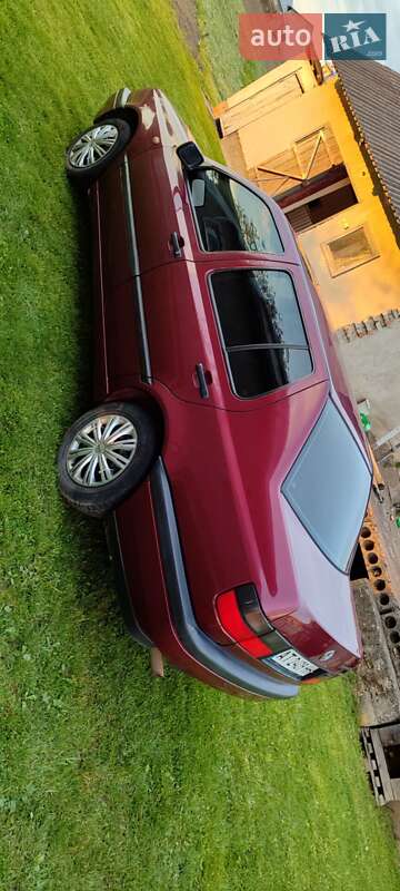 Седан Volkswagen Vento 1996 в Івано-Франківську