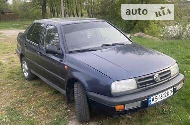 Седан Volkswagen Vento 1992 в Литине