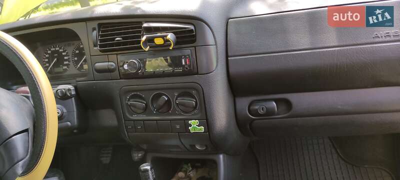 Седан Volkswagen Vento 1997 в Львові