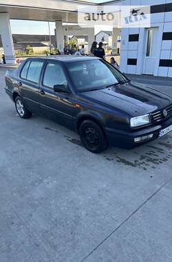 Седан Volkswagen Vento 1994 в Вараші