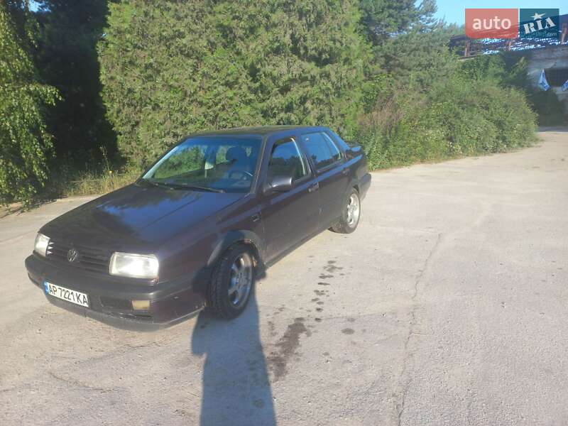 Седан Volkswagen Vento 1993 в Запоріжжі