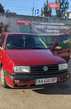 Седан Volkswagen Vento 1995 в 
