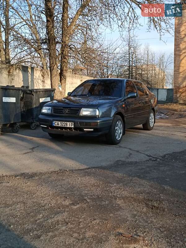 Седан Volkswagen Vento 1996 в Шевченковому