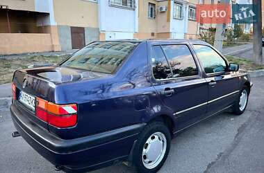 Седан Volkswagen Vento 1995 в Харькове