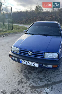 Седан Volkswagen Vento 1992 в 