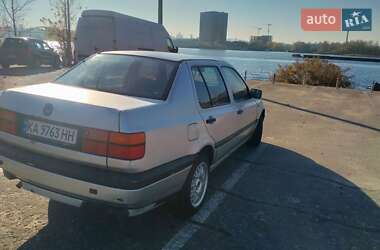 Седан Volkswagen Vento 1993 в Киеве