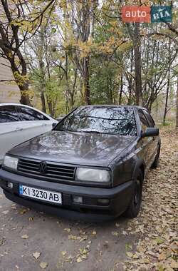 Седан Volkswagen Vento 1992 в Обухове